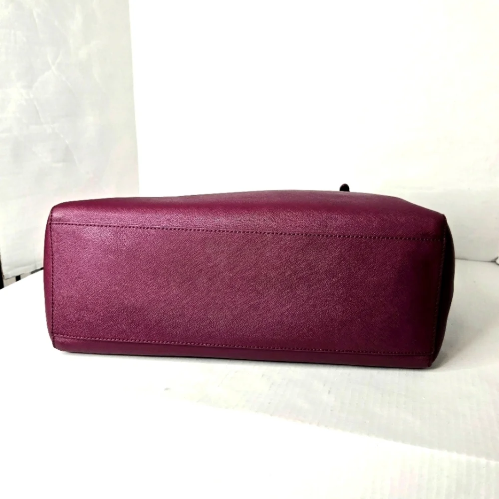Tory Burch Emerson Tote Handbag. Burgundy, Saffiano Leather, Large.